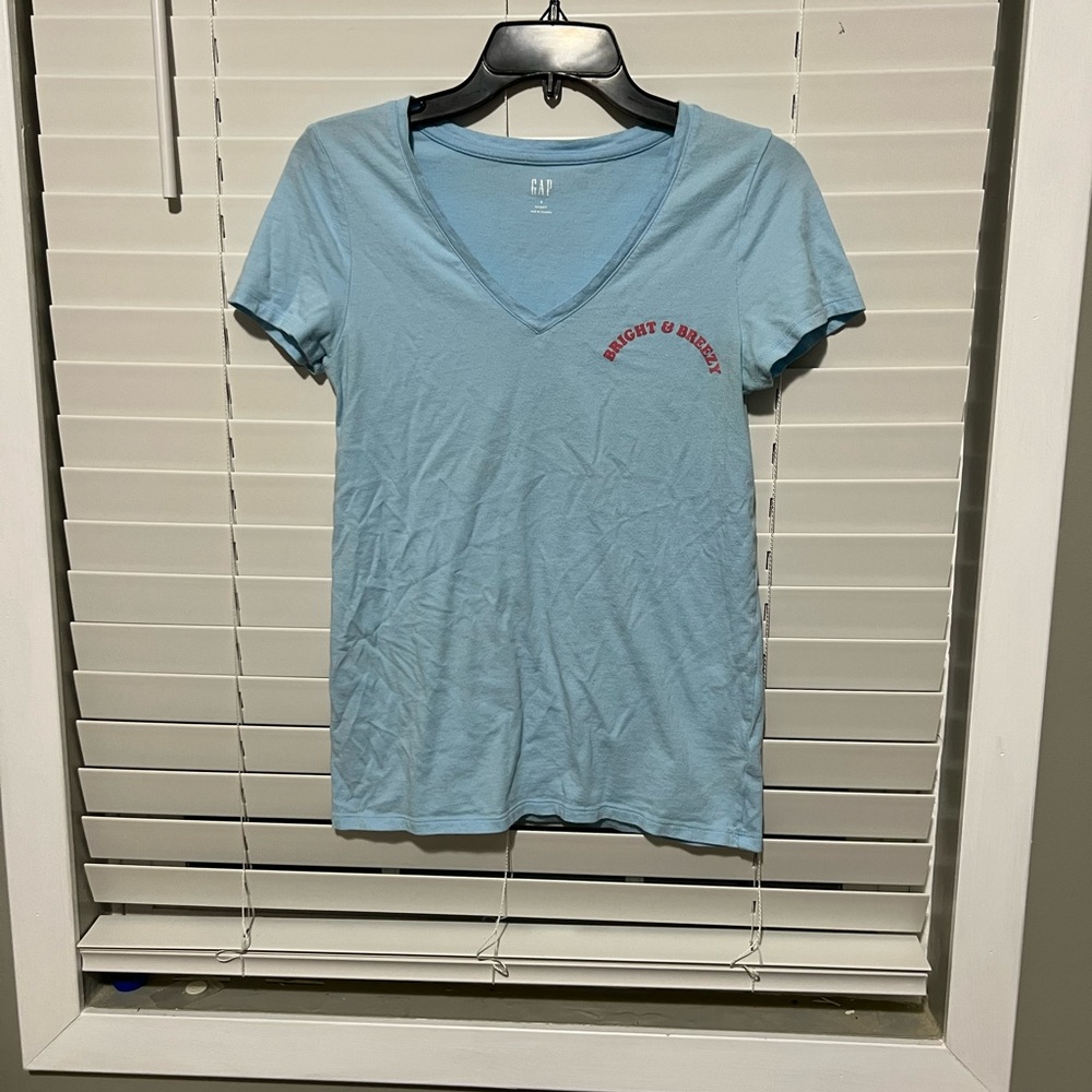 Blue gap t shirt size small